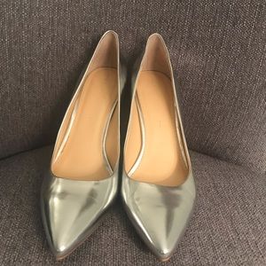 Banana Republic silver pumps size 9